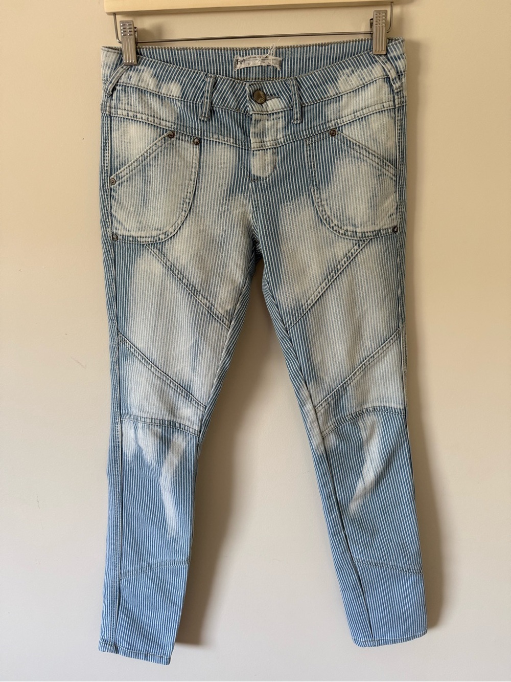311. FREE PEOPLE SLIM FIT STRIPED SKINNY JEAN